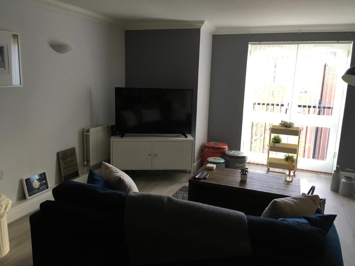 Godwin Court 21 Apartamento Swindon Exterior foto
